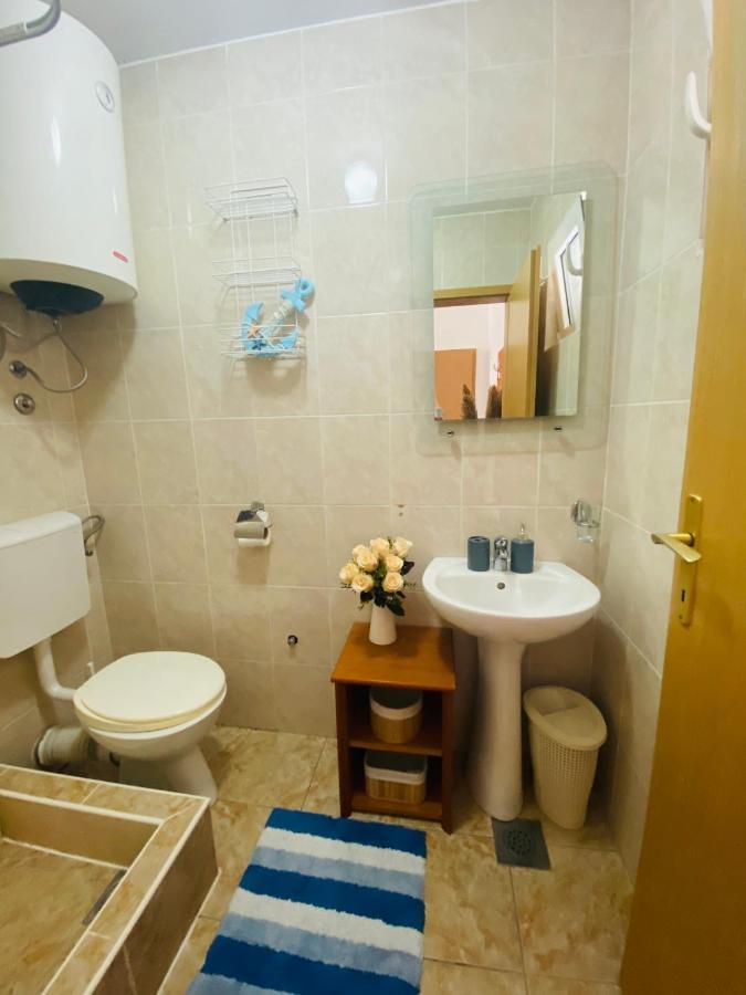 Miomir Perazic Apartments Petrovac na moru Exterior foto
