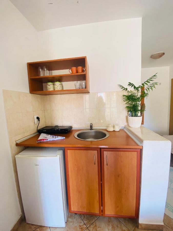 Miomir Perazic Apartments Petrovac na moru Exterior foto