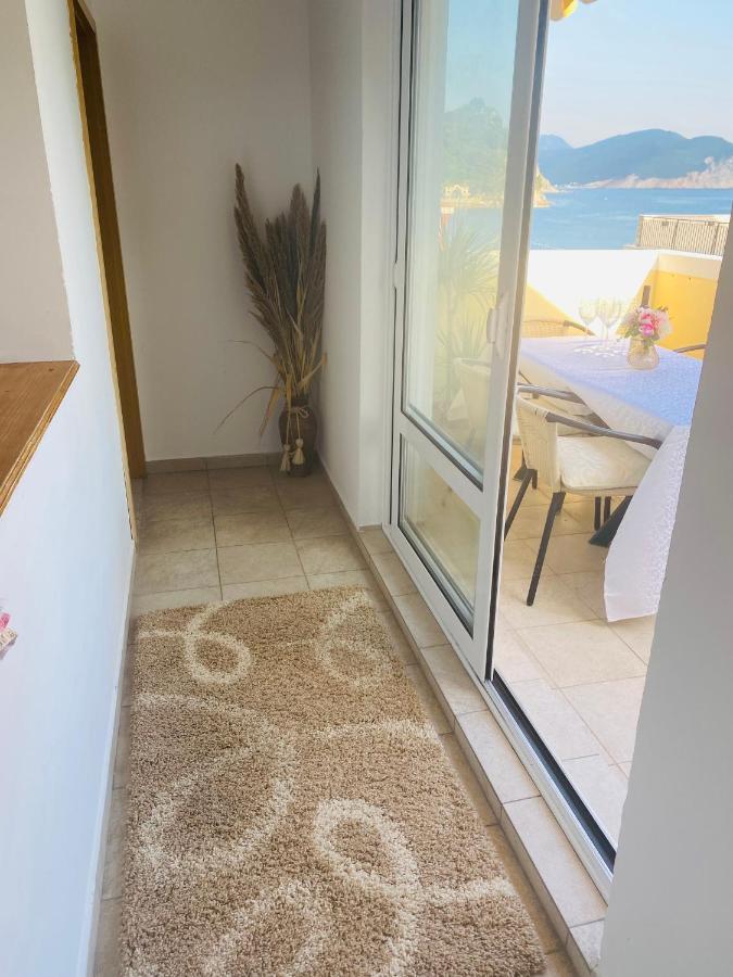 Miomir Perazic Apartments Petrovac na moru Exterior foto