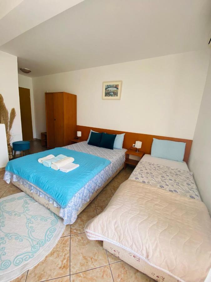 Miomir Perazic Apartments Petrovac na moru Exterior foto