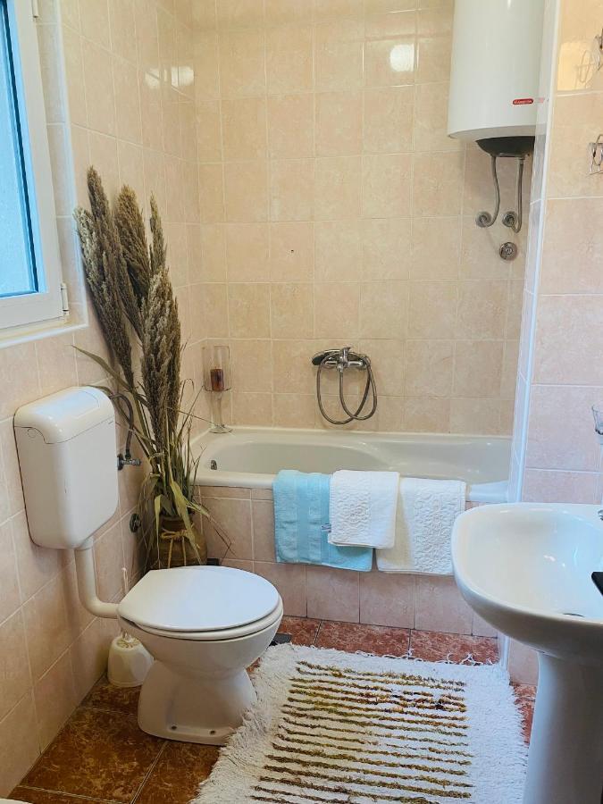 Miomir Perazic Apartments Petrovac na moru Exterior foto