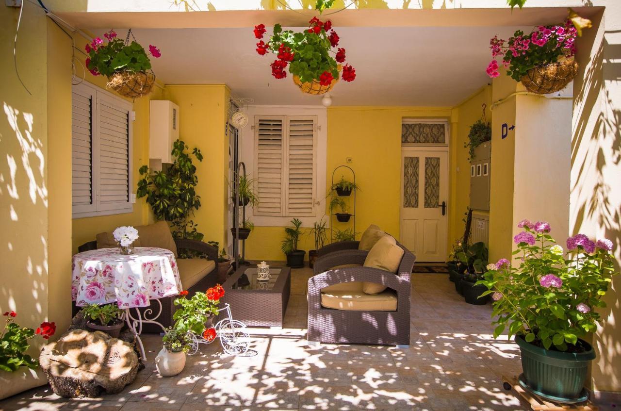 Miomir Perazic Apartments Petrovac na moru Exterior foto