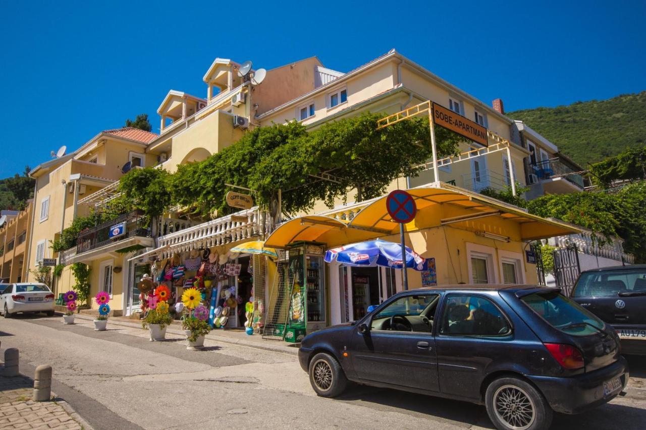 Miomir Perazic Apartments Petrovac na moru Exterior foto